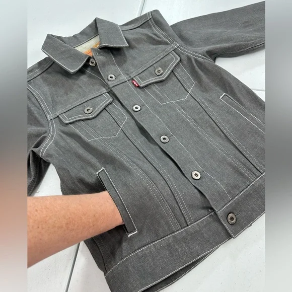 Levi's Big Boys' Classic Grey Denim Trucker Jacket Youth Medium 10-12 - Picture 6 of 11